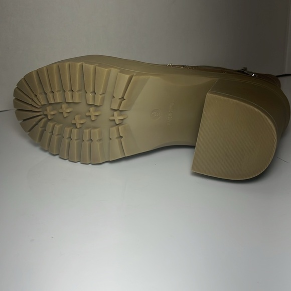 Journee collections Women's Tan Ankle Boots - Picture 7 of 9